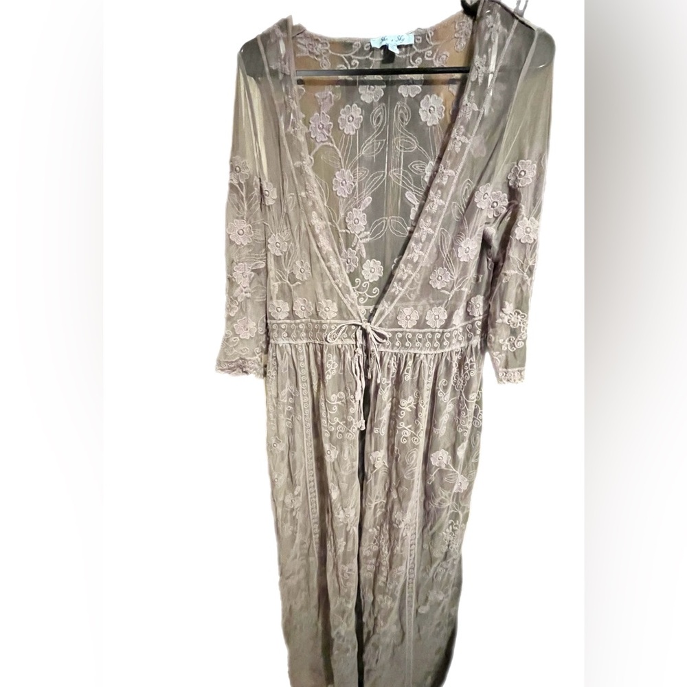 She + Sky Floral Embroidered Gray Robe or Coverall with Front Tie Size Small